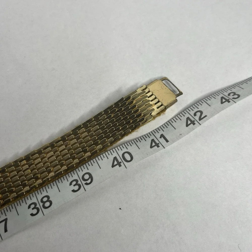 Vintage 1980s Goldtone Metal Fish Scale Elastic‎ Stretch Belt Flower Buckle EUC